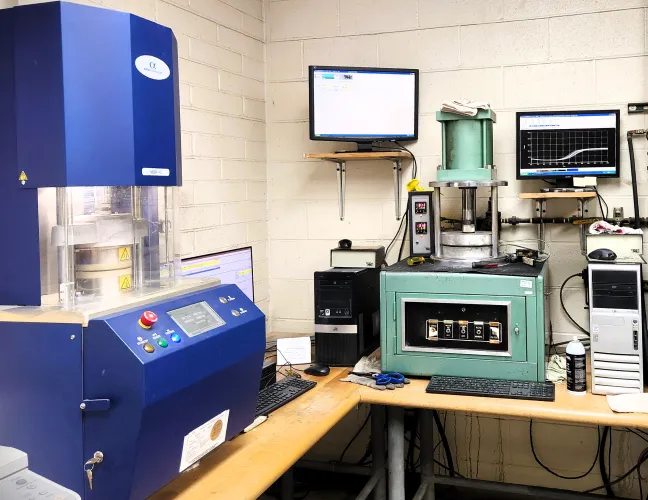 Rheometer and test presses in the compound development laboratory